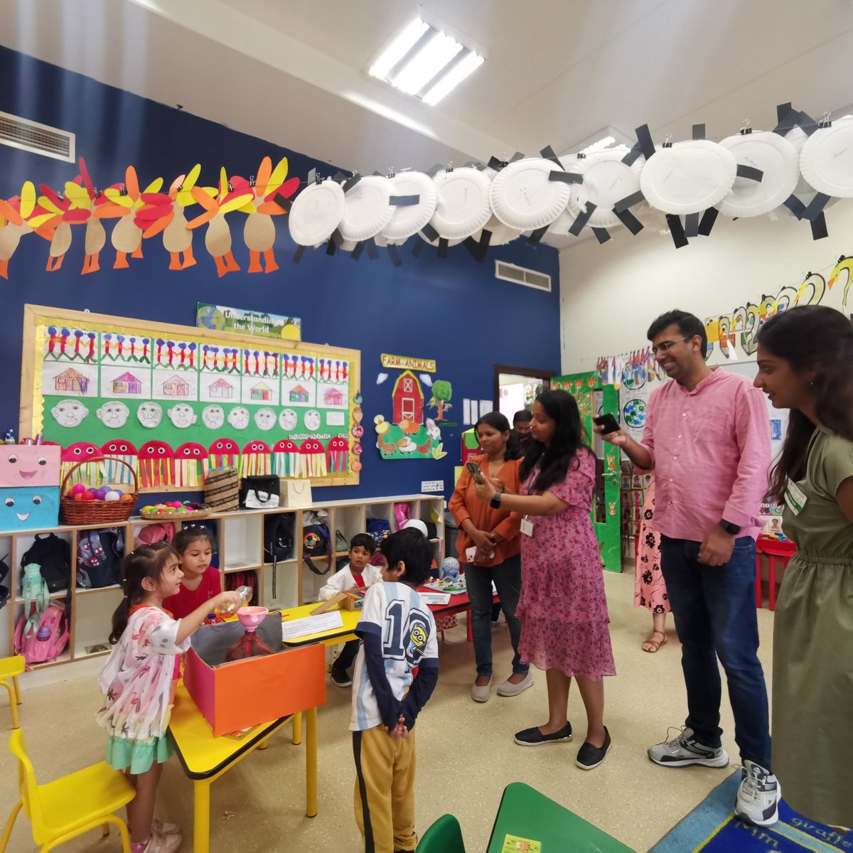 Monica_Paul1's tweet photo. What a spectacular showcase of scientific experiments &amp; principles by little scientists of Pre-KG A for their first @NMSKindergarten #Innofest #SciFest
 #ScienceWeek @gemsnms_alkhail @MichelleVerghe1 @NMSKindergarten https://t.co/ADcgmCWDFQ