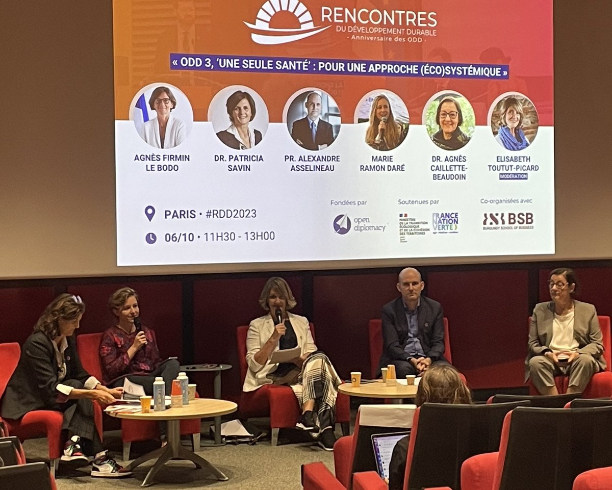GreentechInno's tweet photo. GreenDataForHealth #GD4H : initiative conjointe avec @HealthDataHub et @CNIG_France pour avancer notamment sur les problématiques de coincement des données et intéropérabilité #RDD2023 https://t.co/TFK1LjaxLp https://t.co/QL4qaEX0J8