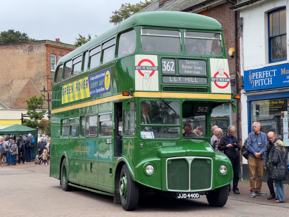 Chesham Bus running day 1st October 2023

youtube.com/watch?v=h7zK2a…

#bus #buses #chesham #londontransport #thelondontransportdroid #fortheloveofbuses #Video #YouTube