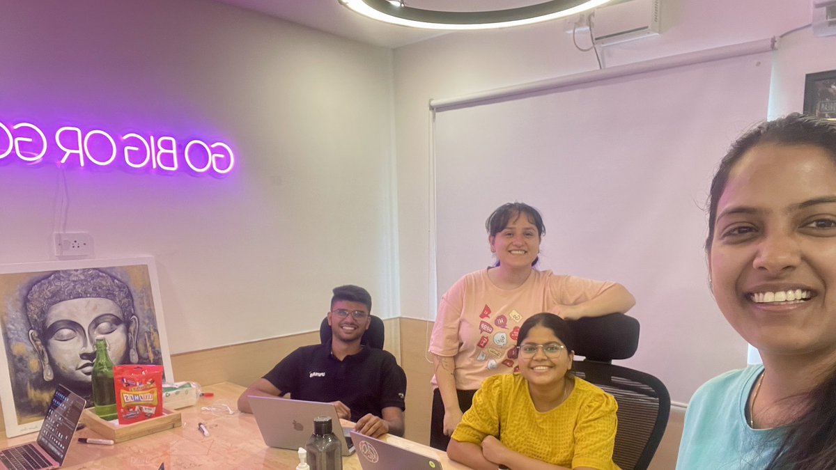 vedantm_'s tweet photo. 5 absolutely talented teams at @vidyoai are hacking out AI growth and retention features tonight in HSR!

We would love to invite you to the late night DEMO at 11PM ✌️

Beers and food on the house, DM for info and a chance to meet the team https://t.co/ZuGwG8arQI