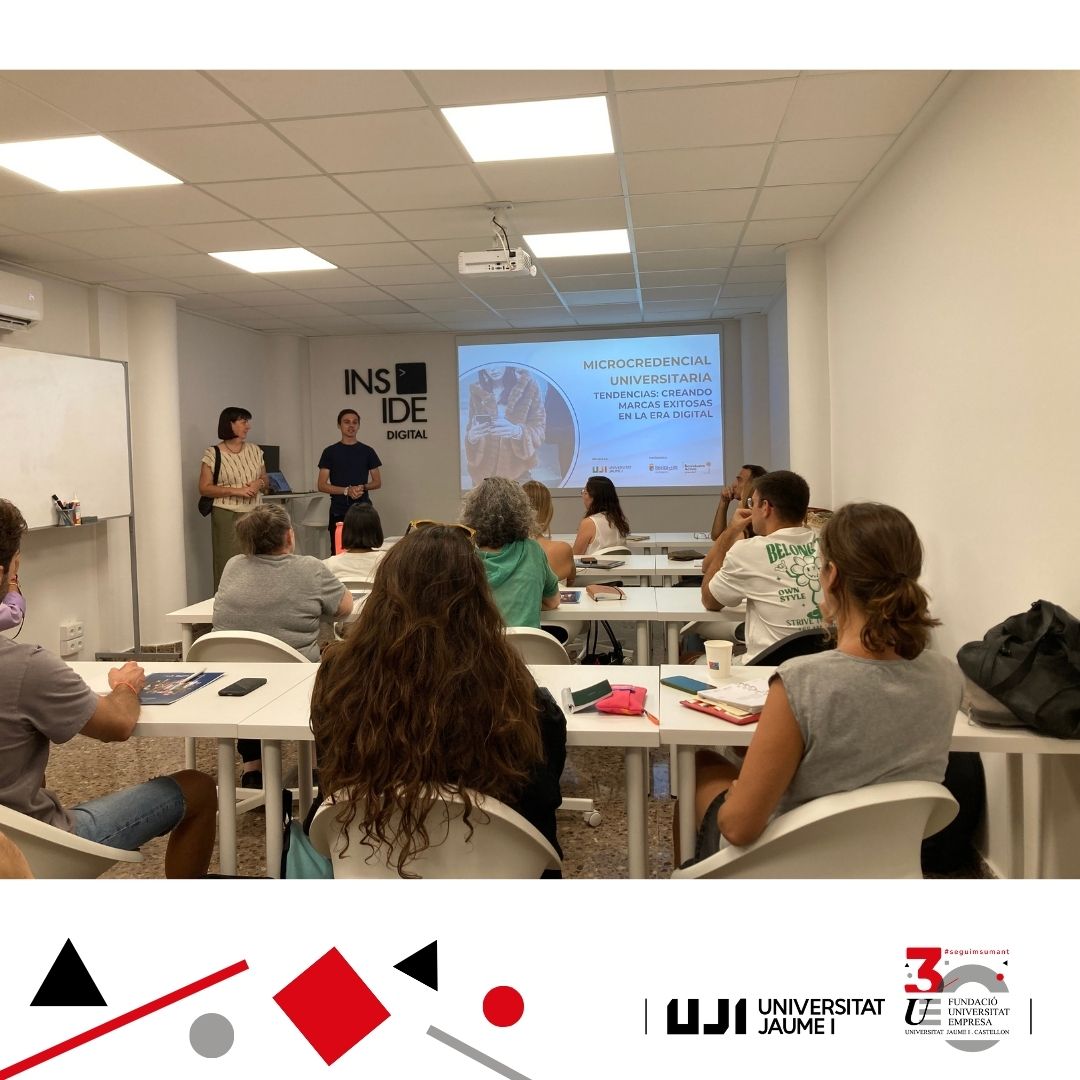 Terminamos una semana llena de actividad, con unas imágenes del inicio de la Microcredencial Universitaria de la <a href="/UJIuniversitat/">Universitat Jaume I</a>  y el <a href="/AytoBenicassim/">Ayuntamiento de Benicàssim</a>.
‘Tendencias: creando marcas exitosas en la era digital’.

Desde FUE-UJI felices de colaborar en la organización de este curso🤩