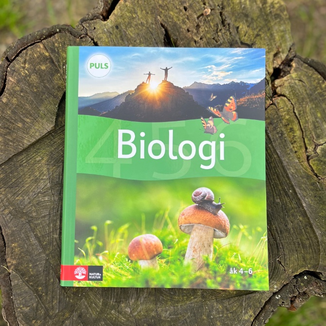 Boken PULS Biologi för mellanstadiet är ute nu. Jag är stolt att få ha bidragit med ett kapitel och input! 🦋 🐌 ⛰️