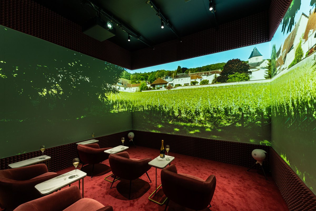 Krug's tweet image. KRUG STUDIO POP-UP MUSIC PAIRING EXPERIENCE IN TOKYO, JAPAN. 
A multi-screen and surround sound experience, powered by @DEVIALET, for a suspended tasting moment in time with Krug. 

Until October 9.

#KrugStudioTokyo
#DevialetPhantom
#KrugxMusic
#TastingSound