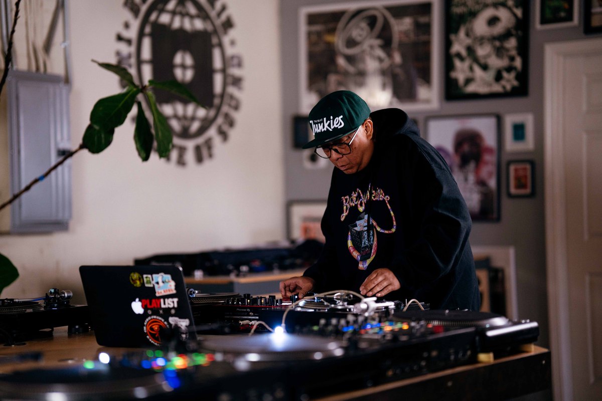 backtotape's tweet photo. From the West Coast vibes of Compton to the lyrical prowess of Downtown LA, our city's hip-hop scene is a melting pot of creativity 🌴 Embracing diverse styles, voices, and stories, LA's hip-hop isn't just music; it's a celebration of unity in diversity. #LAHipHop https://t.co/gkJojsd1HD