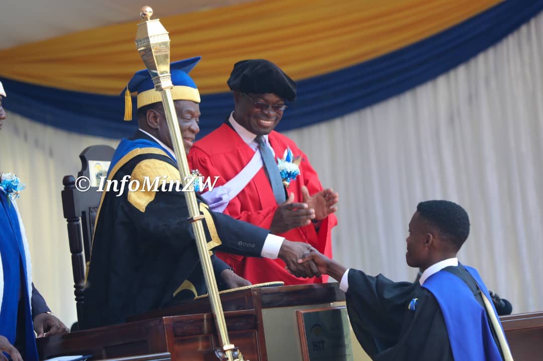 ttgono's tweet image. #BestStudents
Muchabaiwa Daniel Earnest- Bachelor of Technology Honours Degree in Chemical and Process Systems Engineering 

Mukamba Brendon Luke-Bachelor of Technology Honours Degree in Materials Technology and Engineering

Bhobho Lornah -Bachelor of Pharmacy Honours Degree
#HIT