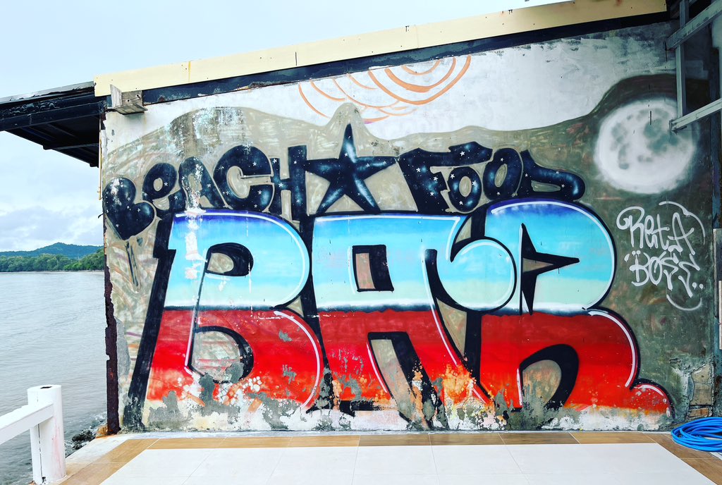 Hip hop bar but with 90s dance music
#AoNang #Krabi #Thailand