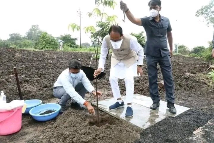 Deepeshtiwar's tweet photo. @OfficeOfKNath 
@digvijaya_28 
@OfficeofSSC 
@ChouhanShivraj 
#जगत_मामा_मध्यप्रदेश https://t.co/zW1gpVmmfF