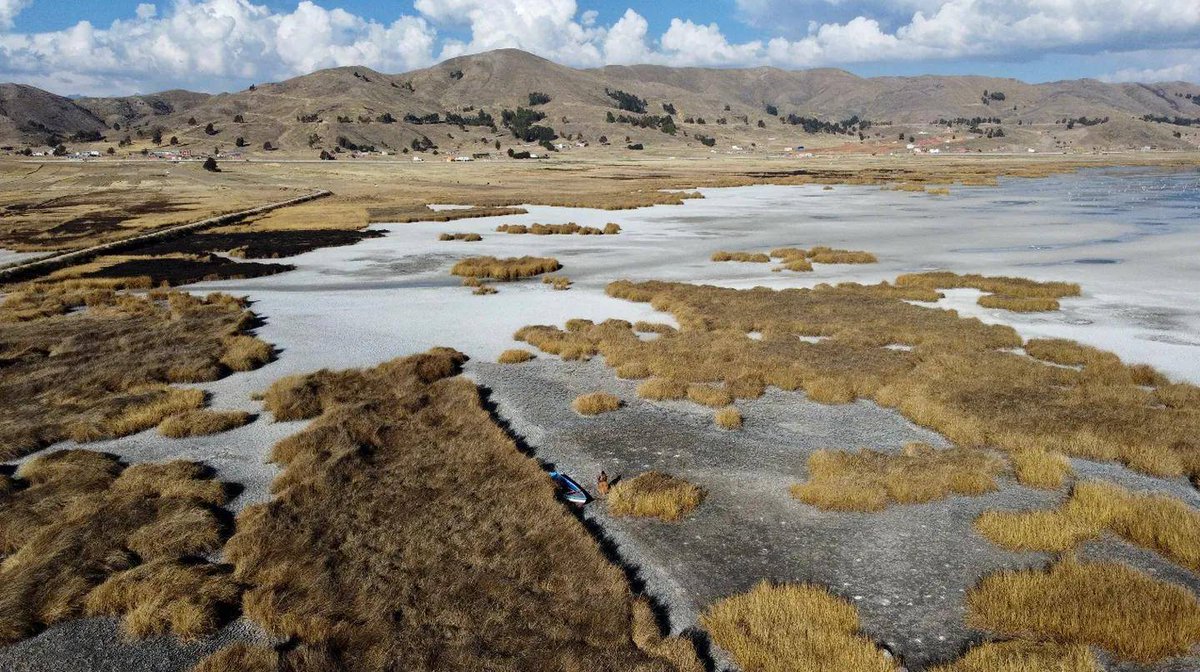 Lago Titicaca: se seca el techo del mundo
Se trata del lago navegable más alto del planeta. Está a 3800 metros sobre el nivel del mar y está en el punto máximo de una sequía que comenzó hace una década. Ya llegó el mínimo histórico
#ecology #SouthAmericanbirds #lake #Planet