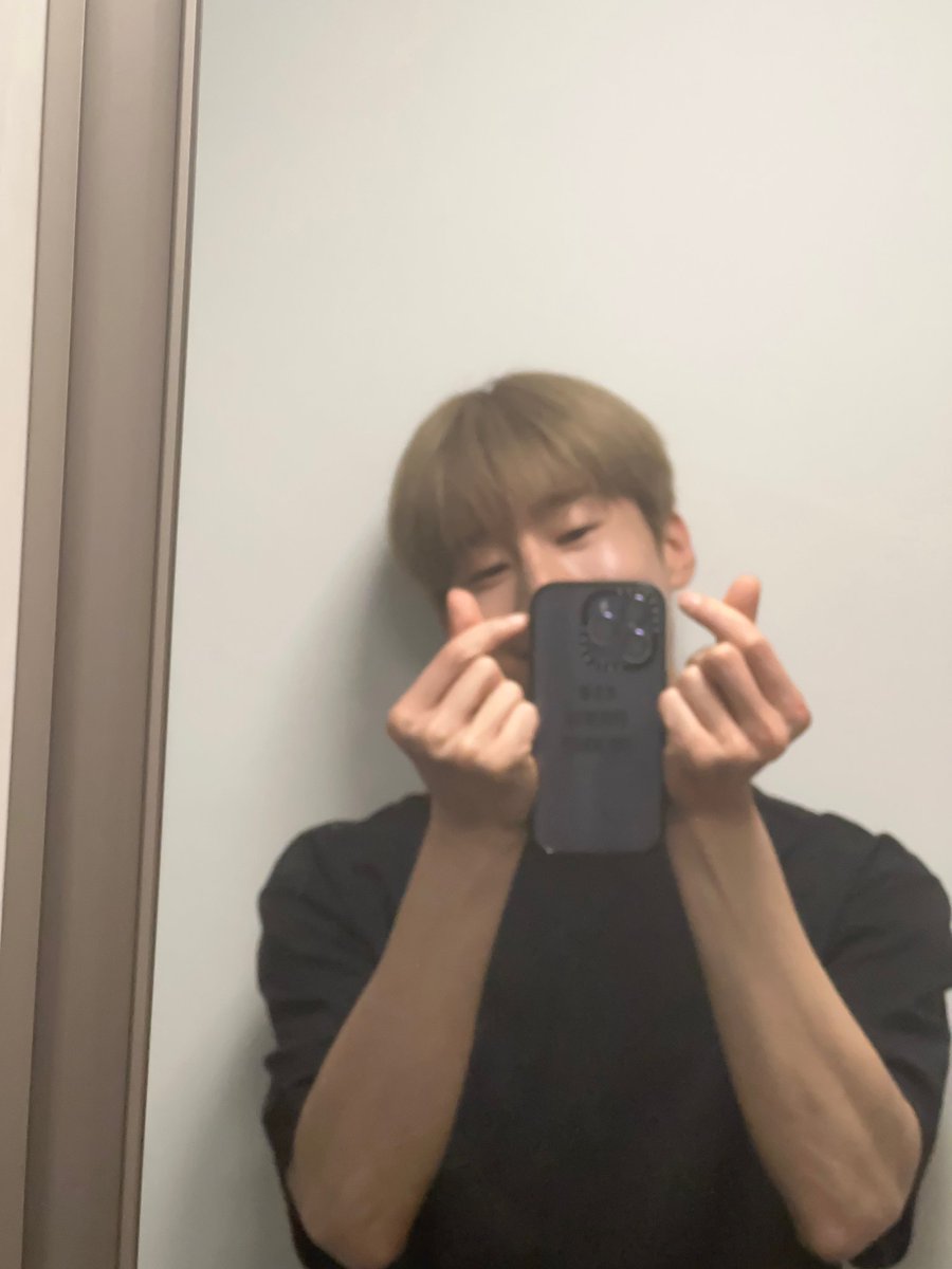 seungwoo files 📂 (@wooyafiles) on Twitter photo 