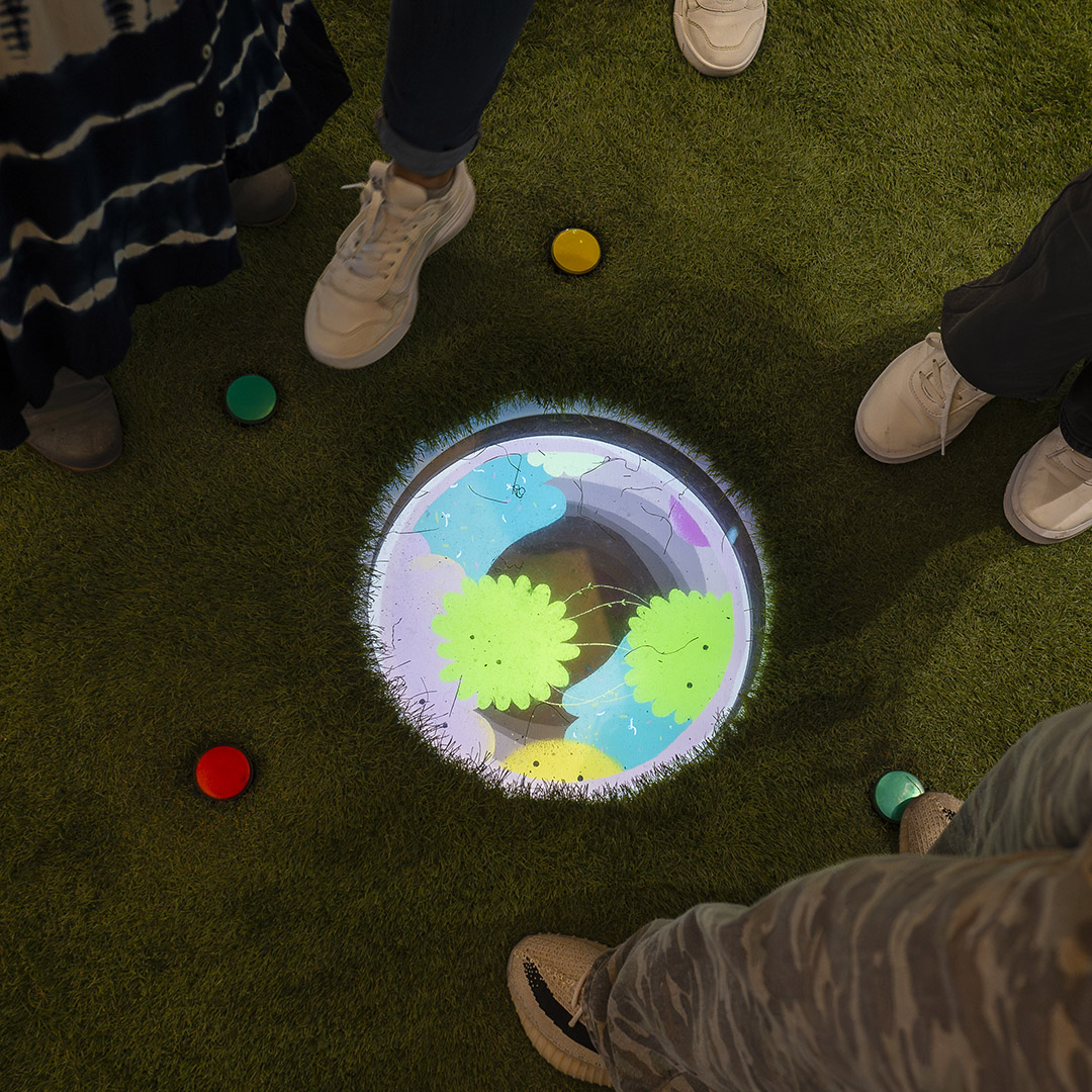 PlayableMelb's tweet photo. PLAY CAPITOL ARCADE #migw23 🕹👾🍛
113 Swanston St, Melbourne
Daily 10am-8pm

Yomecihole
Stomp on the buttons with your feet to play.
踩下所有按钮开始游戏。

@whatsonmelb
@creative_vic https://t.co/qbDveUmq87