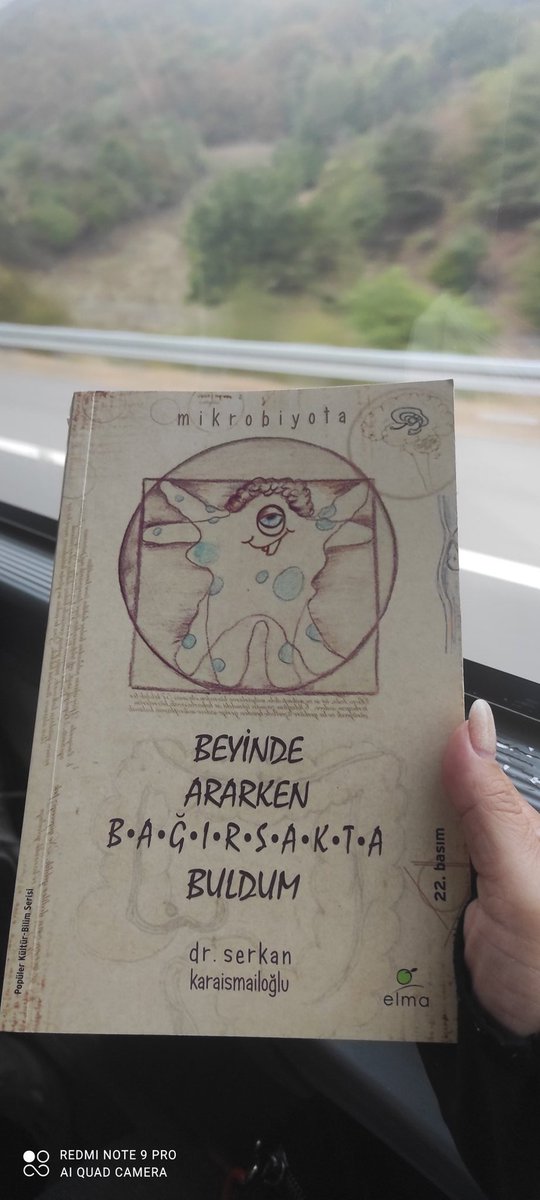 bedusch's tweet photo. "Hayatınızdan üç şeyi çıkarırsanız oldukça hafifliyorsunuz; Fazla kilolarınız, egonuz ve etrafınızdaki sorumsuz insanlar"😇 @skaraismailoglu bu kitapta da yapıyor yine yapacağını🤗Okurken yine çok şeyler öğreniyorum🌺"Kızıl çengi" ile çapraz okuyorum🍀
#kitap #kahve #yolculuk https://t.co/7vf4xwB57k