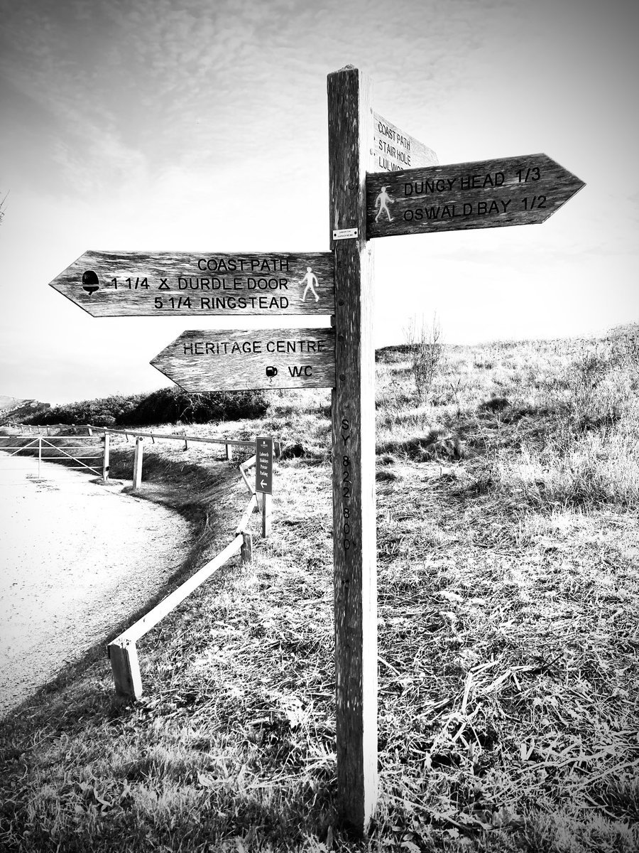 Which way now on the Coast Path at Lulworth Cove this #FingerPostFriday 

#coast #path #trail #blackandwhitephoto #bnwphotography