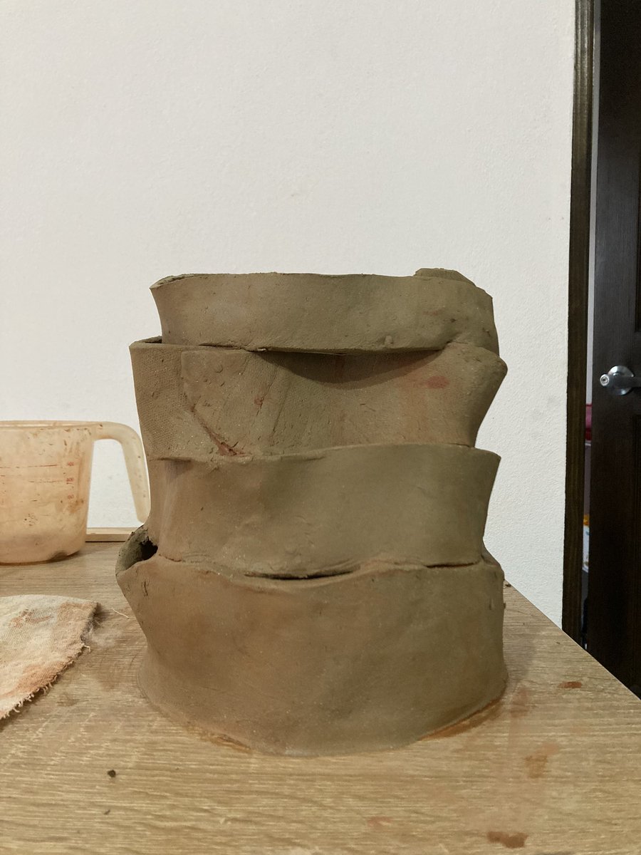 Ugly lamp on the making

#pottery #clay #uglylamp #lamp