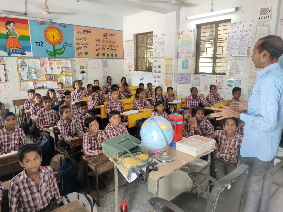 DdmaNW's tweet photo. Today 05.10.23 DDMA(NW) organised a training-cum- Awareness camp at MCPS Co-ed, Nizam Pur, Delhi,on the various topics of Disaster management like Basic Safety tipsduring the earthquake,Basic Safety measure of Fire-fighting,first-aid and Search &amp; Rescue techniques. https://t.co/SoYk7iM9XZ