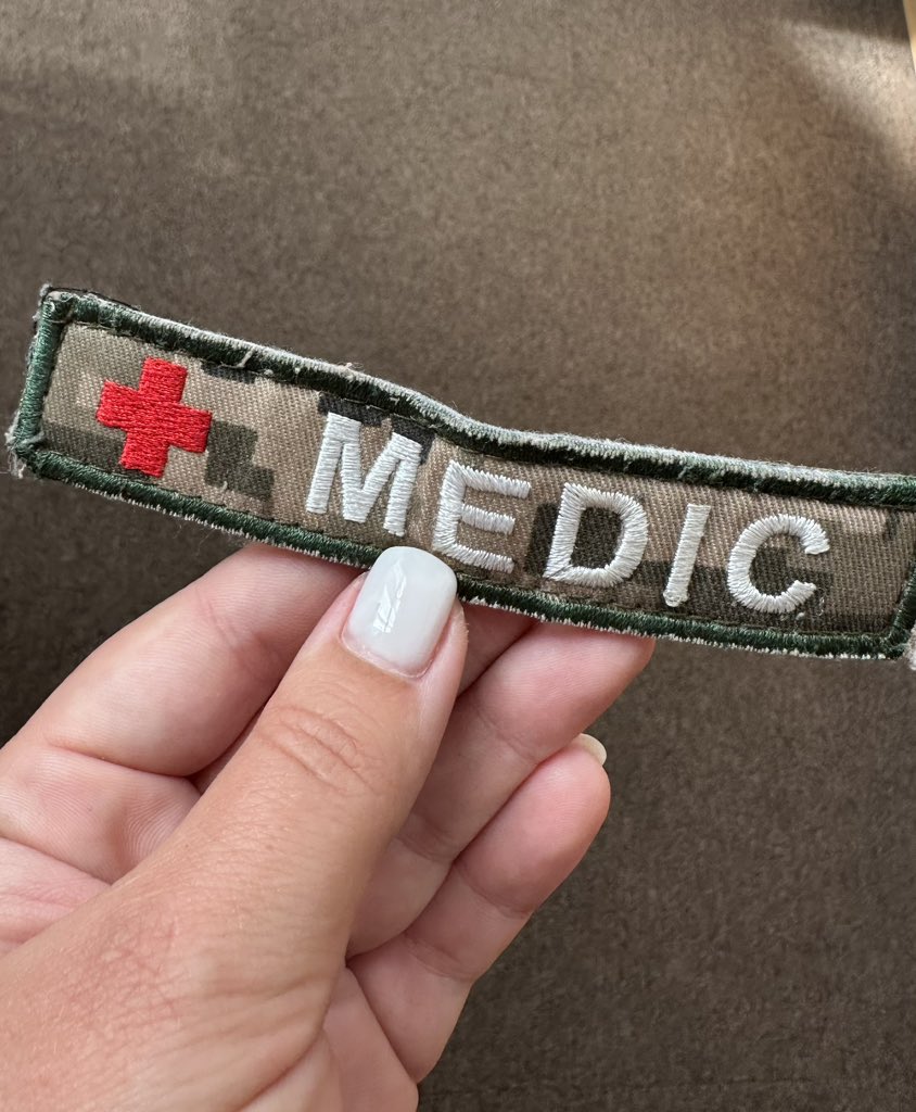 I have many patches from many different units. But this one warms my heart in a special way. Medics at the frontline are rare and special people. Thank you all for helping me support them. 🫶🫶🫶