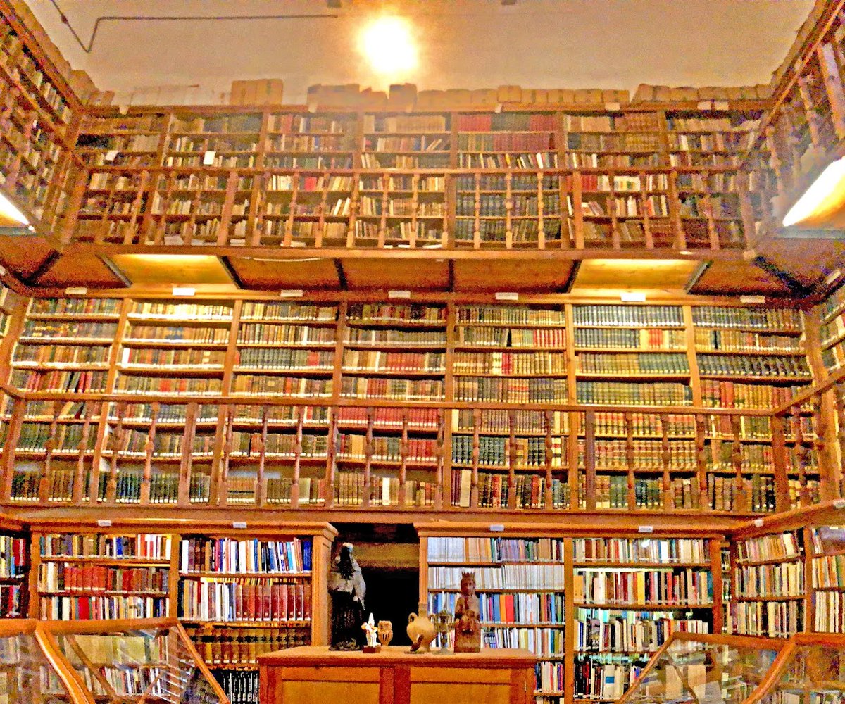 SBDArxiu's tweet photo. Ara a l'abast de tothom els tresors de la #lareal: podeu accedir als #incunables que s'hi guarden. Quina marevella bibliogràfica!
https://t.co/7qLKKSfPmo
https://t.co/3fskKnm850
#Arxius #SomUIB #tresorsbibliografics #llibresantics https://t.co/GfaqQOTL3L