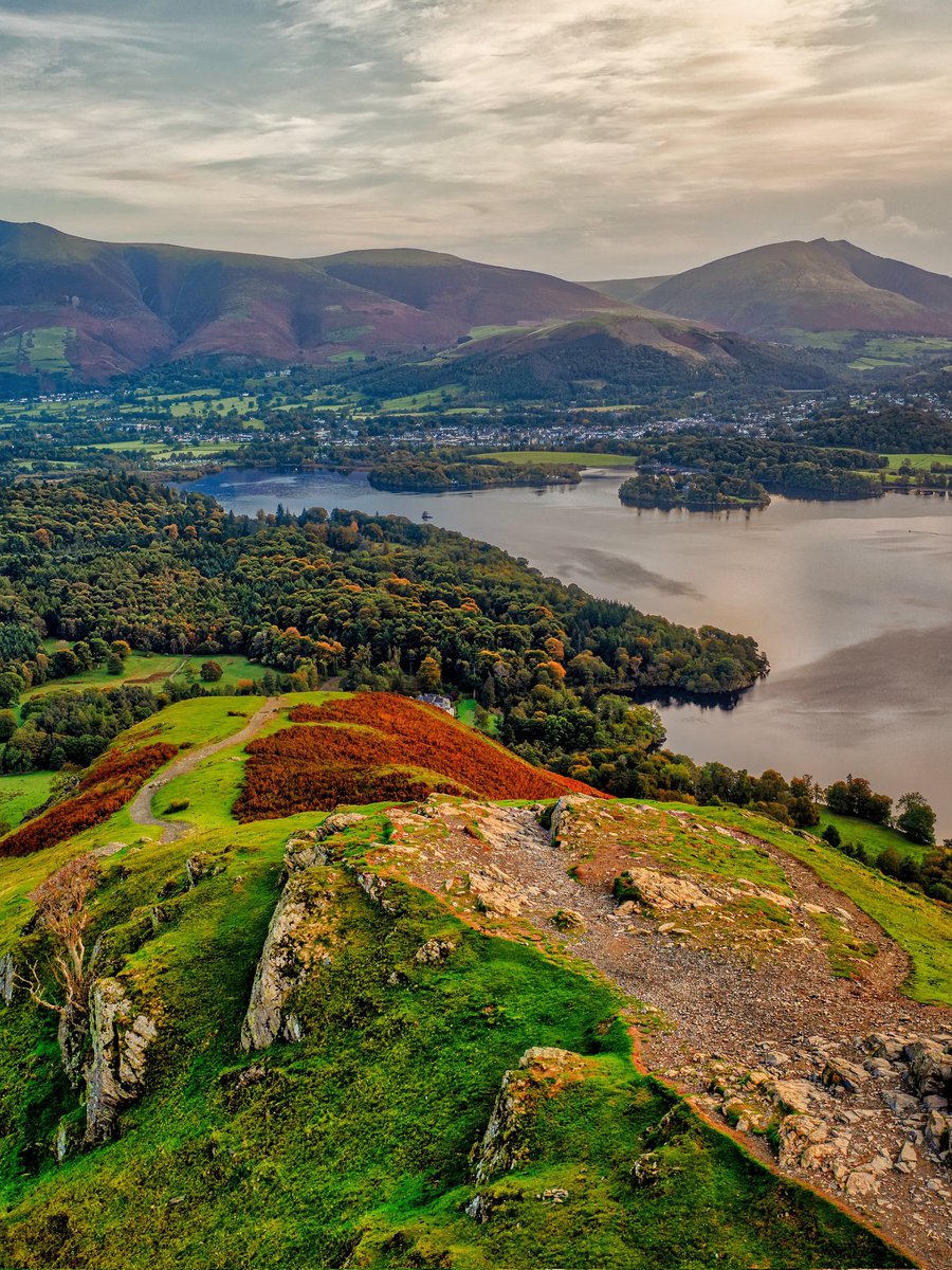 lakesrhino's tweet image. Morning everyone hope you are well.Another wet day for the Lakes. Descending Catbells towards Derwentwater and beyond. Have a great day. #LakeDistrict @keswickbootco