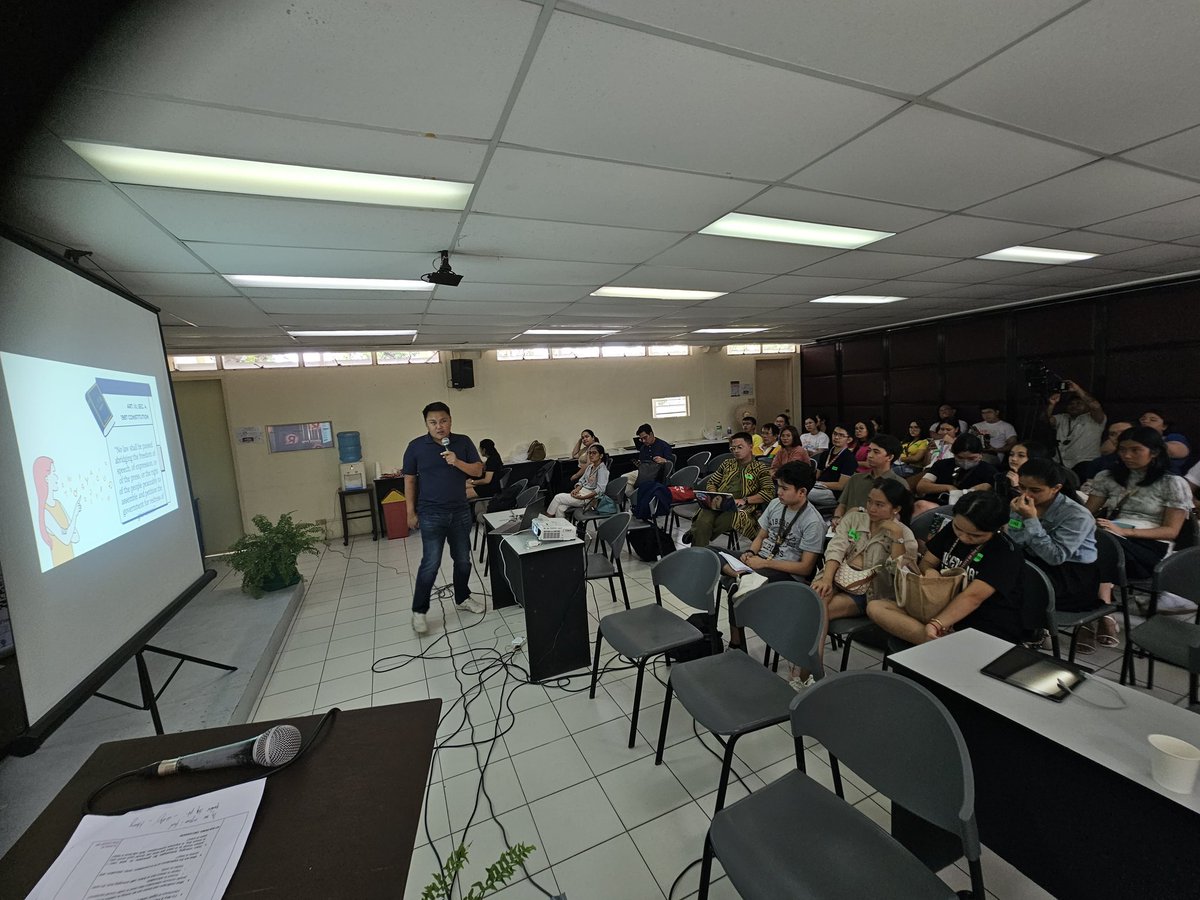 Ongoing: Atty John Molo, #FactsFirstPH Accountability head, discusses legal tools that fact checkers and netizens need to be aware of. Present are representatives from various civil society and academic institutions in Iloilo