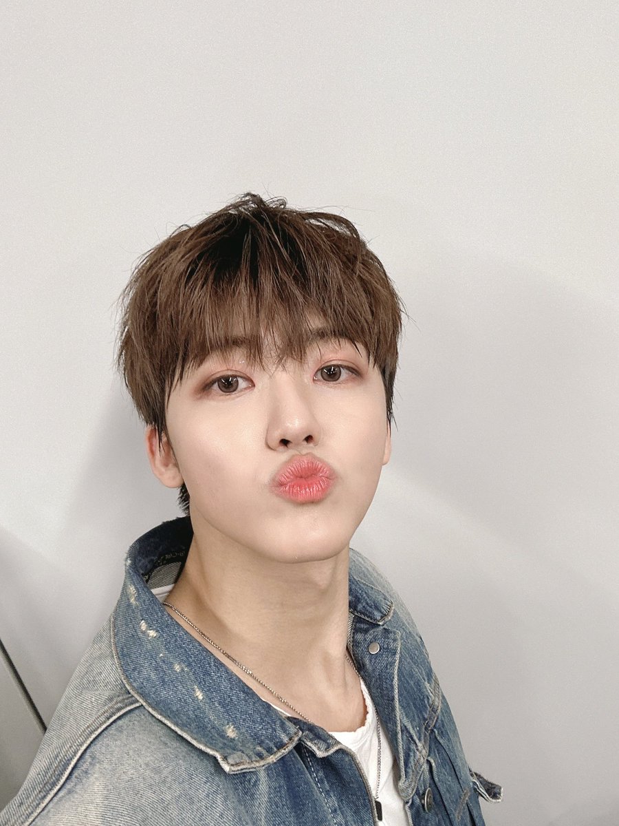 archivesnjm's tweet photo. jaemin selfies >~< https://t.co/p6WYKmOOrK