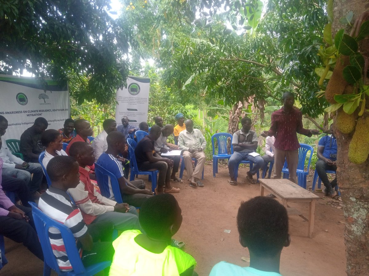 Youth group chairperson-Nyahaira village outlined challenges they are facing as they adapt to #climatechange: lack of finances, skills for managing bees, among others. @GovUganda @OPMUganda @theGCF @GreengrantsFund @adaptationfund @YouthFund_Ke #supportyouth #YouthEmpowerment