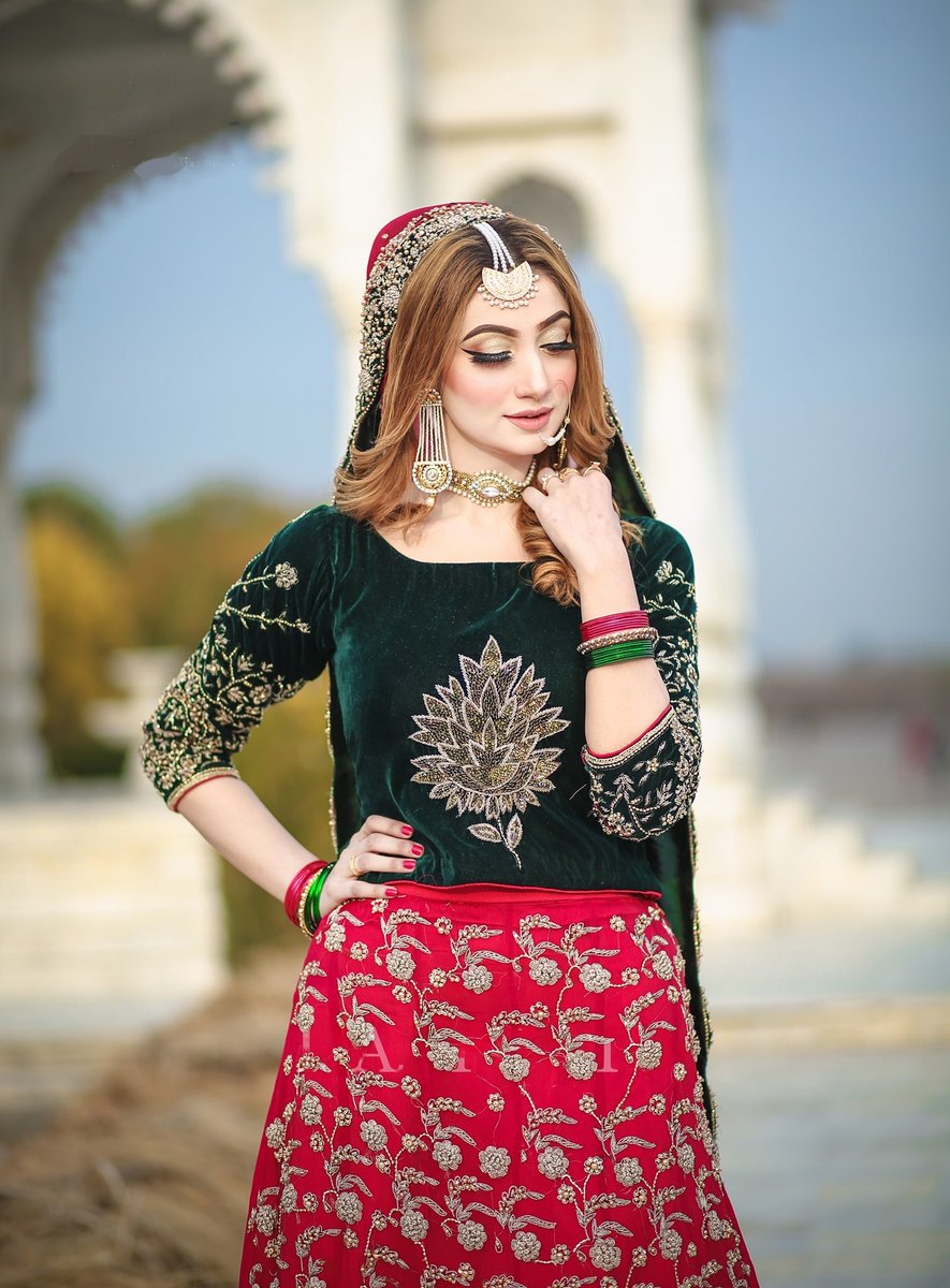 NisaSplendour's tweet photo. (028) Nisa Splendour
✨ نکاح کی خوبصورتی ✨ پُر اعتماد محب کا پہلا قدم ✨
✨ Your Nikkah, your day of radiant love! ✨
0333 5676080
With Nisa Splendour, you can trust that your Nikkah Bridal Makeup will be flawless, long-lasting, and absolutely enchanting. https://t.co/BC4hehU5LI