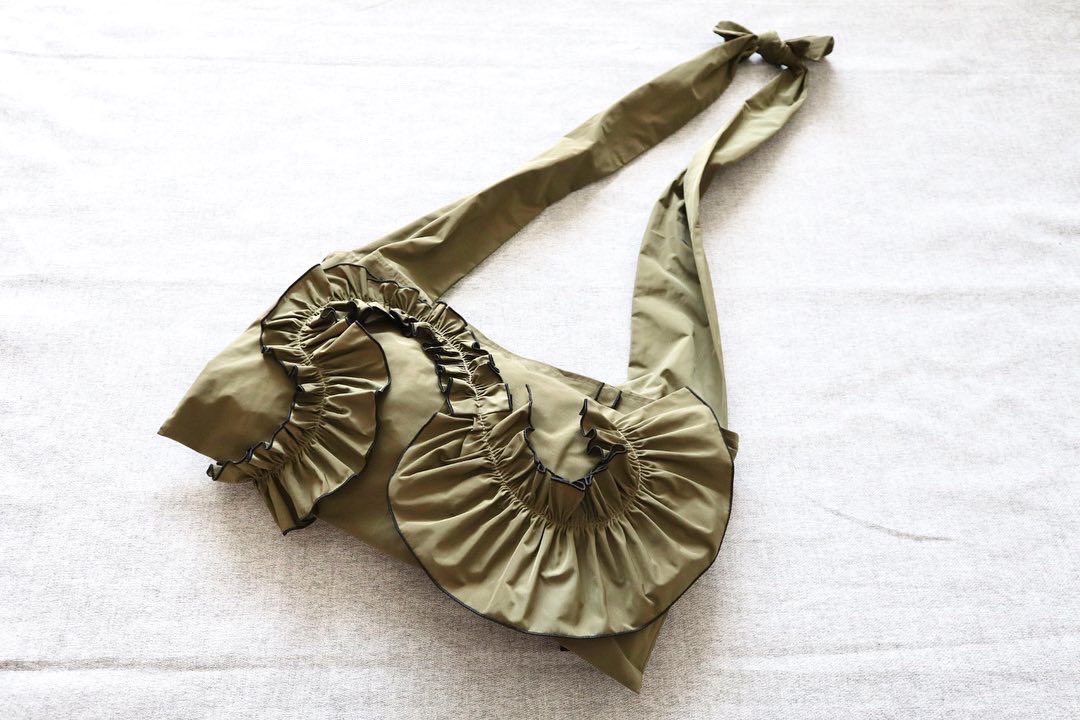 10月末まで販売中の可愛いだけじゃなく、機能性抜群のバックです❤️

通販も可能です。

DMお待ちしております🙇‍♀️

_____________________

撥水加工生地を使用した
バッグシリーズ
【B"tottwy】
(ビーダッシュ)
_____________________

お問い合わせはDMまで✉️