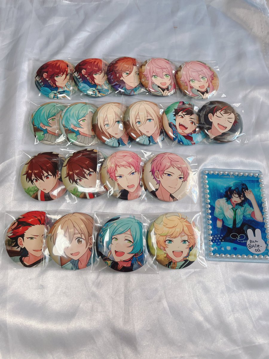 Alie_oa's tweet photo. «交換»
あんスタ 缶バッジ テーマ フィーチャー イベコレ
譲🧸
画像参照(1～4枚目)
求🧸
5枚目つむぎ絵柄
▽詳細/条件ツリーにて▽ https://t.co/ci8yz26BZc