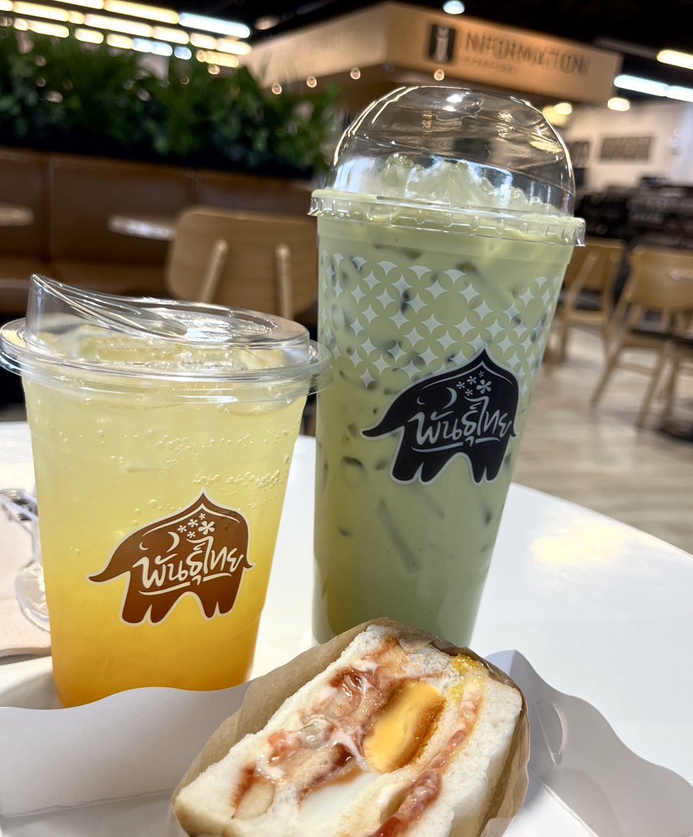 lisabubblegummy's tweet image. แก เดี๋ยวนี้เราซื้อของ สแกนจ่าย QR ด้วยคะแนน K Point ได้แล้ว ทำไมชั้นเพิ่งรู้วววว
นี่ลองใช้คะแนน K Point ที่อยู่ใน K+ สแกนจ่ายค่าขนมเครื่องดื่มร้านโปรดได้ #ง่ายเกิ๊น
K Point 10 คะแนน = 1 บาท นะ #KPoint