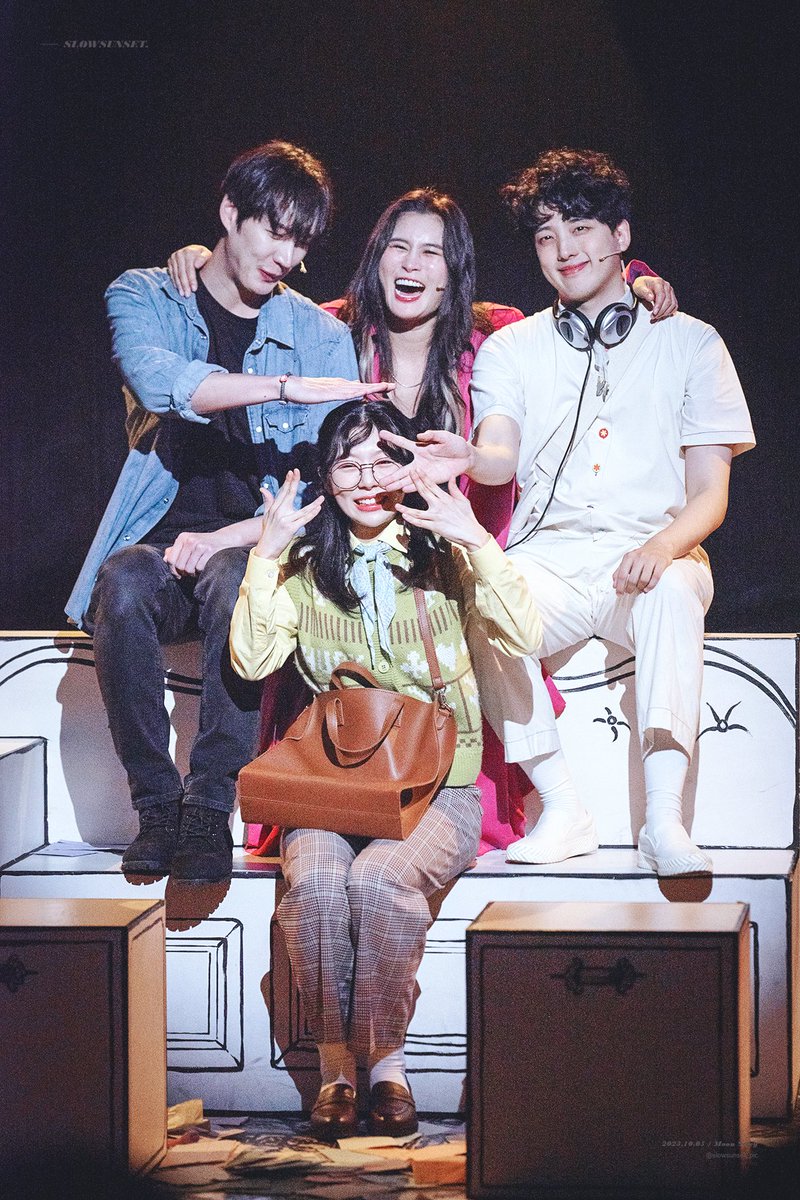 231005 뮤지컬 <문스토리> 커튼콜  

🌕

#문스토리 #성연 #소정화 #김지웅 #전민지