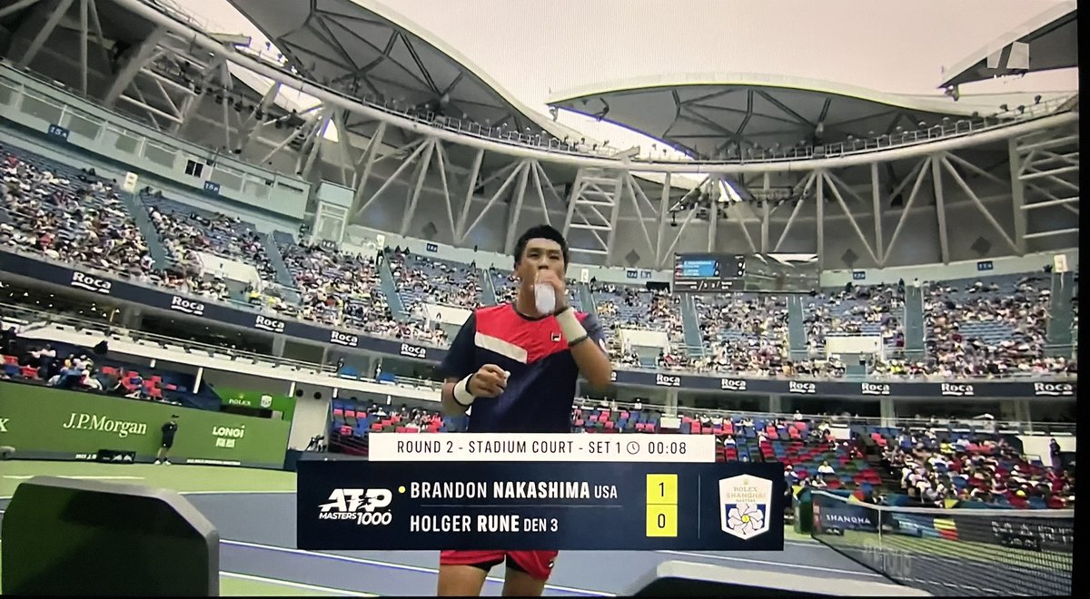 TCShowing's tweet image. Just astonishing, really. This is with Swiatek/Garcia at 5-4 in the second set tiebreak.