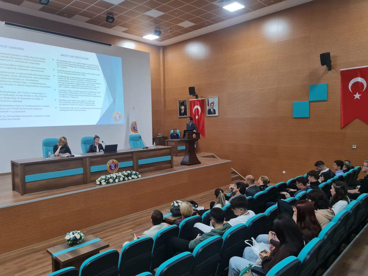 OrduAB's tweet photo. Ordu Valiliği Avrupa Birliği ve Dış İlişkiler Bürosu tarafından Altınordu Belediyesi'nin ortak olduğu BİZİM AVRUPA aldı Erasmus+ projesi kapsamında Koordinatörümüz Sezer ÇETİN  Gençlerin Mülki İdare Karar Mekanizmlarına Katılım Olanaklarına Yönelik Bilgilendirme yaptı. https://t.co/cHyCxY3FWm