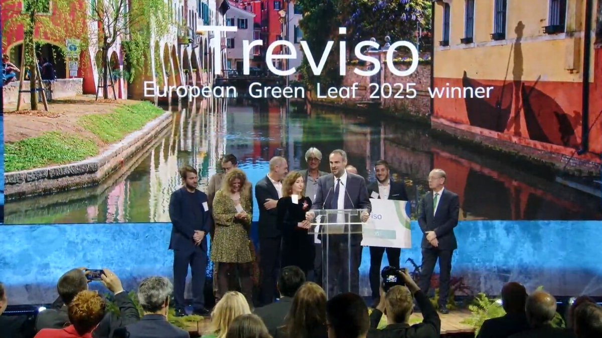 VenetoEst's tweet image. Viva Treviso Città Verde d’Europa!
Complimenti a tutta Treviso, al Sindaco Mario Conte , all’Assessore Alessandro Manera e all’Amministrazione comunale. Il prestigioso #GreenLeafAward è un grande successo e uno sprone perché la nostra città diventi un modello per tutta Europa.