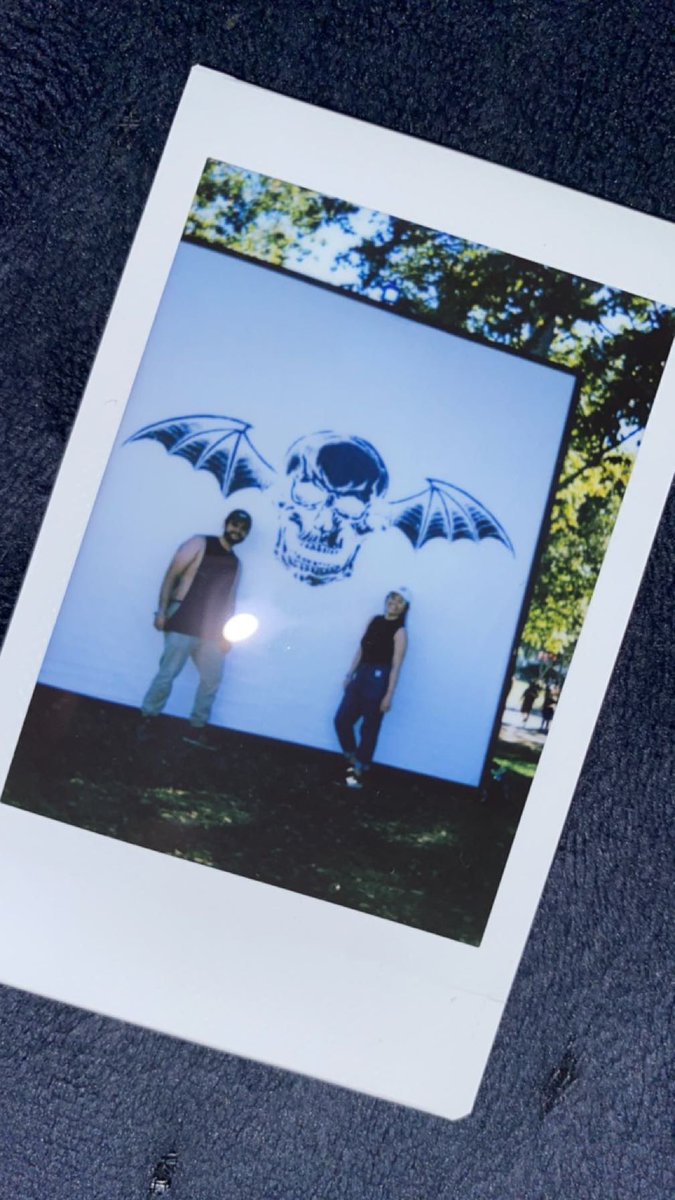 “Take us to HELL!” - my man <a href="/iincisions/">Flores</a> during <a href="/TheOfficialA7X/">Avenged Sevenfold</a> set tonight 🤘🏼