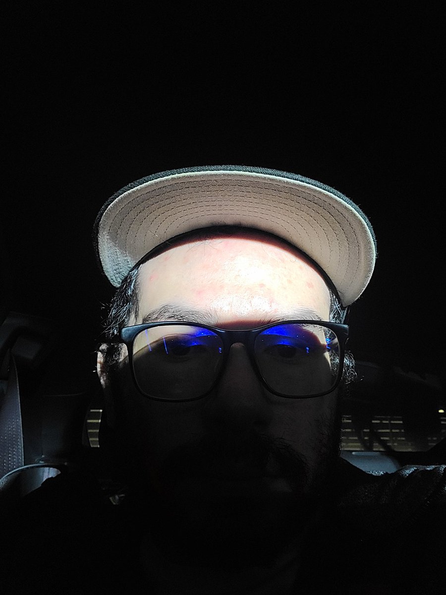 Venti3HM's tweet photo. @KrangTNelson Luckily my bad posture saves my vision sometimes https://t.co/3V3Lf7Lpt1