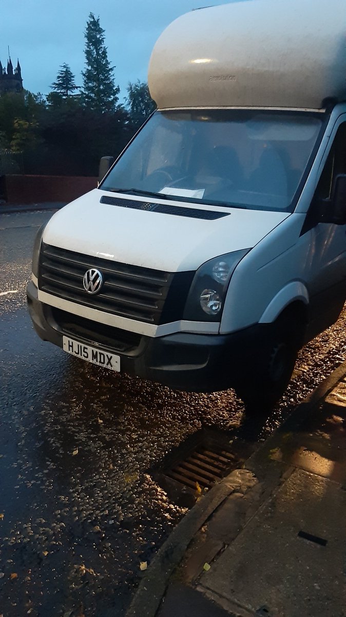 martynparkes's tweet photo. @PoliceMacc I've tried filling out the online forms but it then tells me to ring 999! Don't think you need to hear from me there about the van that's been parked at junction with Park St #Macc at the Lord St junction on a dbl yellow for 3 days and making exiting LS  dangerous! https://t.co/raUGPz5l6u