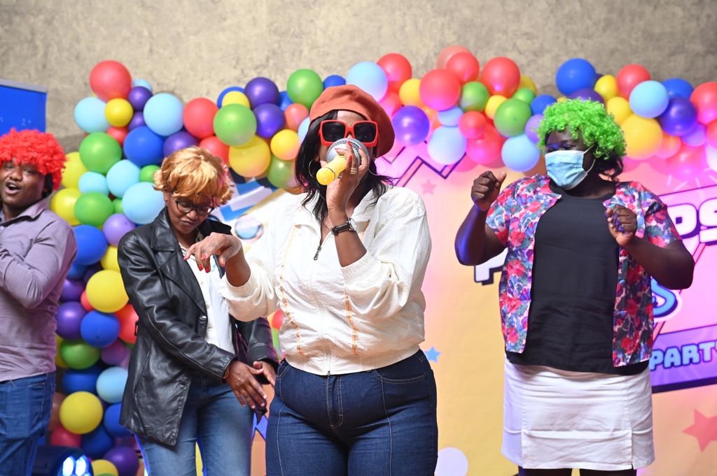 wearestawi's tweet image. Philips' 90s throwback was a total hit in 2021! From groovy photo challenges to an epic Lip Sync Battle, we 100% reveled in the joy of nostalgia and great times. 
#stawiexceptionalexperiences #exceptionalexperiences #createtheexceptional