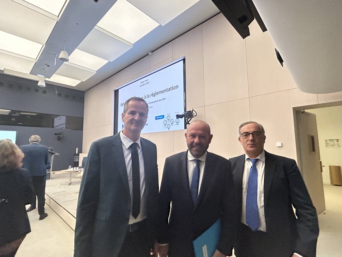 Première rencontre au #Sénat, avec le nouveau président de la commission des affaires sociales Philippe Mouiller , en ouverture d’un colloque de la NPIS, avec Gregory Ninot ⁦<a href="/Mouiller_P/">Philippe Mouiller</a>⁩