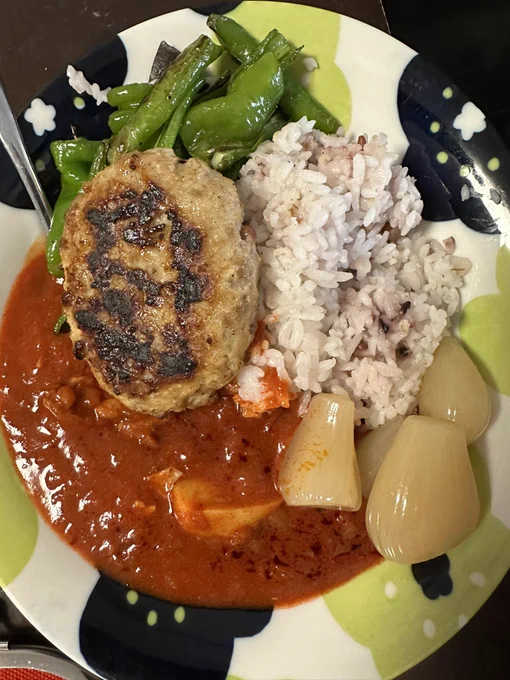 今週の金曜S提督にもらった航空母艦赤城レッドチキンカレー🍛あかーい 