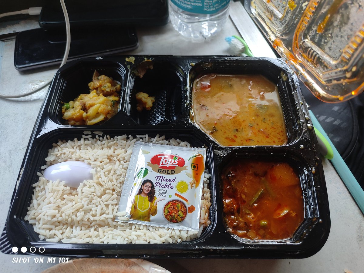 Ganesh7das's tweet photo. @AshwiniVaishnaw @RailwaySeva @IRCTCofficial @PMOIndia
Dear railway team I've been journey from Haridwar to Bhubaneswar &amp; i order to irctc team for 5 veg meal from train he gave same but worst food found,Taste was very bad &amp; Rice not boiled. Plz taken the action.
Regards,
Ganesh https://t.co/XFbwTmftk4