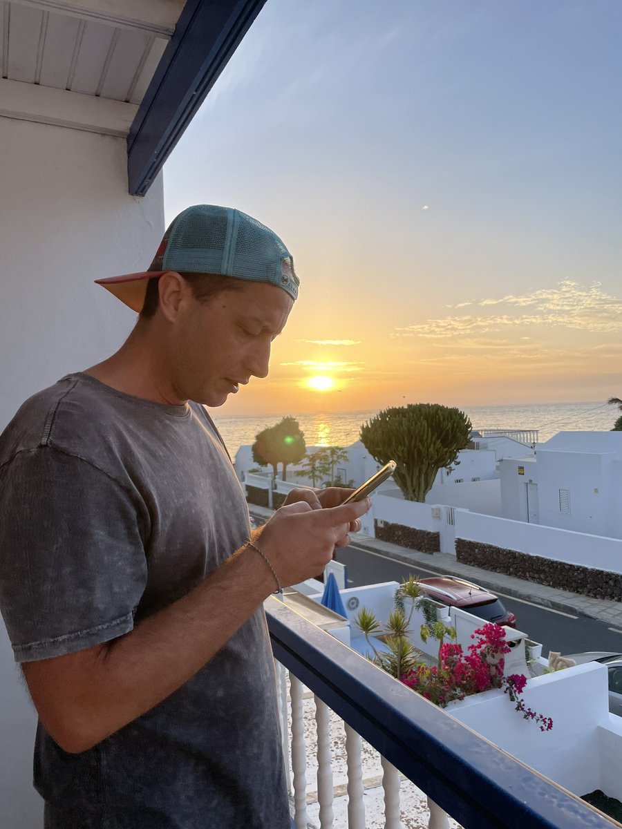 ⊤∣⊤∣ tweet media