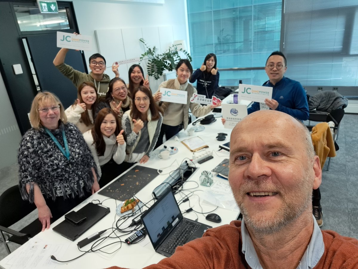 Hongkongilaisen lasten kuntoutuskeskuksen henkilöstöä kylässä <a href="/KVLiitto/">Kehitysvammaliitto</a> tutustuen mm. @OpikeKVL ja <a href="/Papunet/">Papunet</a> toimintaan. Paljon kysymyksiä erityisen tuen järjestämisestä suomalaisessa koulussa ja yhteiskunnassa! Maantieteelliset ja kulttuuriset erot suuret, mutta yhtäläistäkin on.