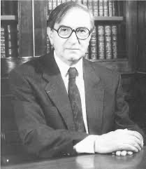 XavierCabannes's tweet photo. #grandsjuristes

6 octobre 1924-28 juillet 2017

Professeur de droit. Maître du droit et du contentieux administratifs. Ses «  Droit administratif général » et «  Droit du contentieux administratif » restent des incontournables... 

René Chapus

(suite ⬇️) https://t.co/uW97ZnlPsv