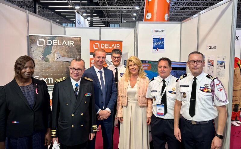 SDIS40's tweet photo. Présentation @FaureDominique Ministre déléguée chargée des collectivités territoriales et de la ruralité   des enseignements tirés de l'utilisation du droneUX11 IR Radiométrique dans @LesLandes40 par le Colonel @ericduverger représentant le #SDIS40 avec #DELAIR pour #CNSPF2023 https://t.co/ko5z1pa9qS