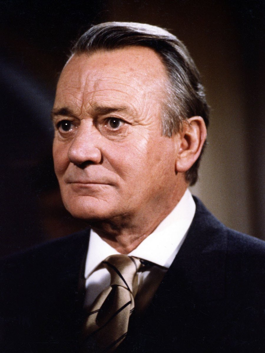 laparadadelcine's tweet photo. Denholm Elliott falleció un día como hoy… a pesar de una larga carrera todos lo amamos por ser el amigo de Henry Jones ❤️. ¿En qué otras películas lo recordamos? https://t.co/q3iyBtLxD4