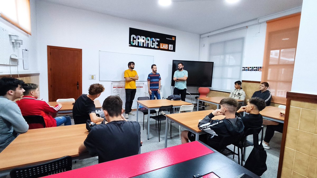in_uco's tweet image. El proyecto @INHABIT_H2020 y la @funarco imparten un taller en @funddonbosco para los alumnos de la Escuela de segundas oportunidades para animarles a participar en el certamen de #entreplanos

🎤Vídeos con móvil 📱 de 2 minutos