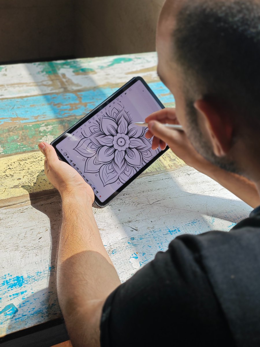sandeep9sarma's tweet image. Your Diwali just got a whole lot brighter! 🪔  

I use the #XiaomiPad6 for my creativity needs and is a must have for me in my daily workflow. We are now going to bring it at a never before seen price. Stay tuned!

#DiwaliWithMi #TechSeSmartDilSeSmart