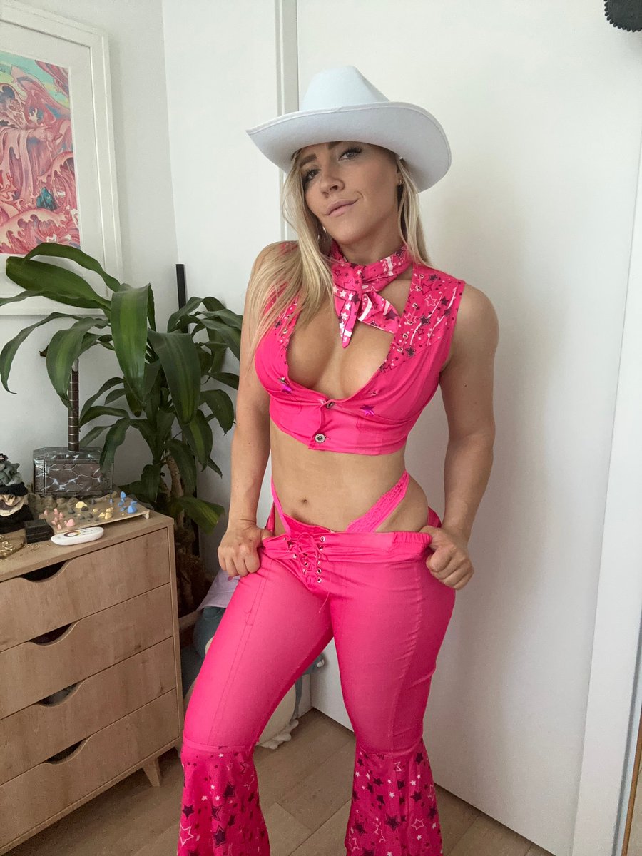 Thank you <a href="/Rulta/">Reidun Langeland</a> 🙏🏻 for keeping this cowgirl safe on the internet 💕If you haven’t checked them out, you should!