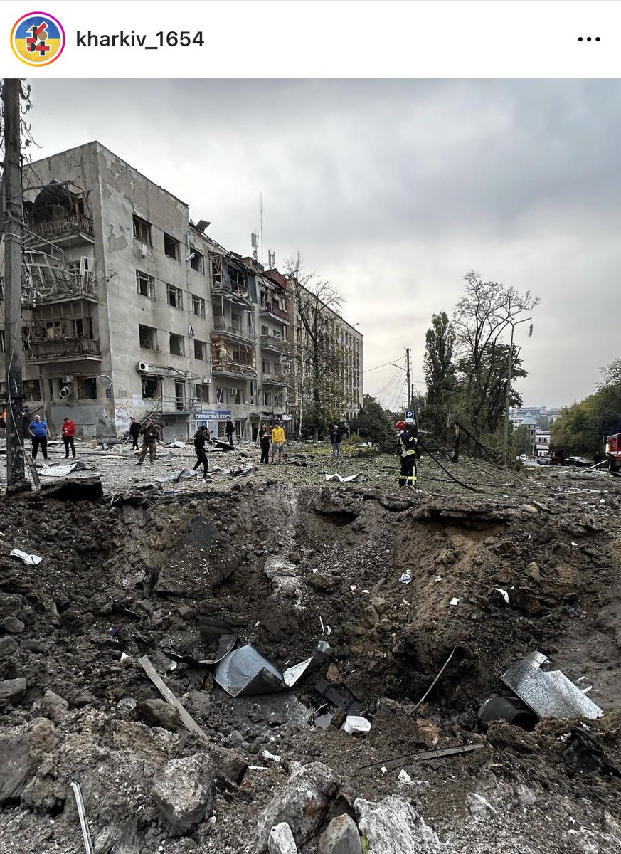 haterofvi's tweet photo. This morning, russians attacked the center of Kharkiv with Iskander missiles.
Two buildings have been damaged, while another has been destroyed. Sixteen civilians have been injured.
A 10-year-old child was killed. His body was discovered beneath the debris by rescue workers. https://t.co/55AvHe1SEU