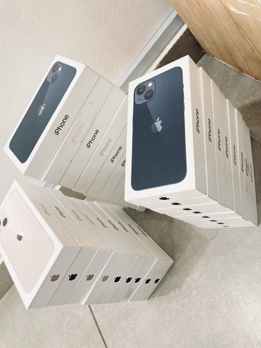 ArenaApple's tweet photo. iPhone 13 
128gb unlocked 
Available in stock 

Swapping allowed 
Call/WhatsApp/iMessage 
0245193414 https://t.co/CyL0V4dHhE