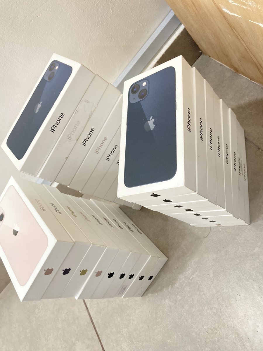 ArenaApple's tweet photo. iPhone 13 
128gb unlocked 
Available in stock 

Swapping allowed 
Call/WhatsApp/iMessage 
0245193414 https://t.co/CyL0V4dHhE